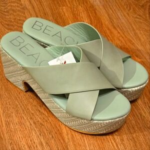 Beach by Matisse. Nellie Platform Sandal. Sage Green